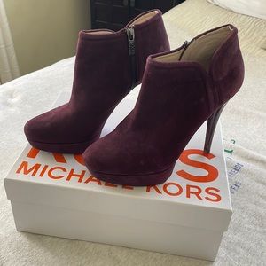 Michael Kors Suede/Snake Chelsea Heel Size 8 1/2